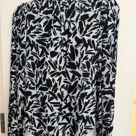 Veronica Beard Abstract Black and Blue Blouse - Picture 6 of 6